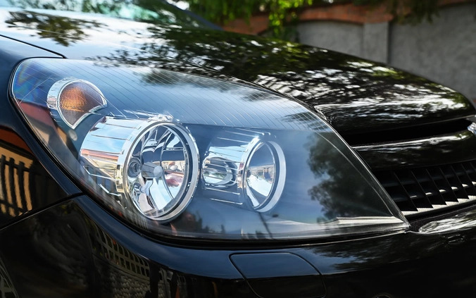 Opel Astra cena 16900 przebieg: 212000, rok produkcji 2010 z Dębno małe 631